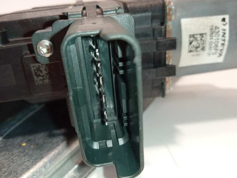 Recambio de elevalunas trasero derecho para renault megane iv grandtour 1.3 tce referencia OEM IAM 827209091R  402779C