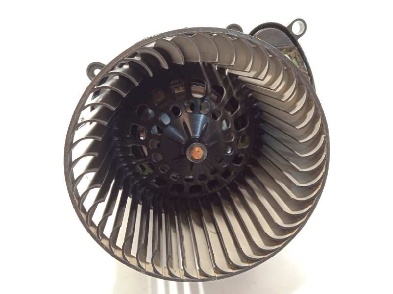 Recambio de motor calefaccion para renault megane iv grandtour 1.3 tce referencia OEM IAM T69963A  272103243R