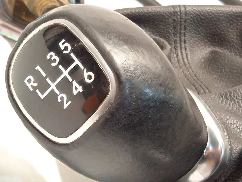 Recambio de palanca cambio para kia carens ( ) drive referencia OEM IAM 43700A4010  