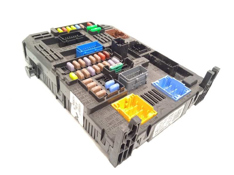 Recambio de caja reles / fusibles para opel grandland x referencia OEM IAM 9832880280  