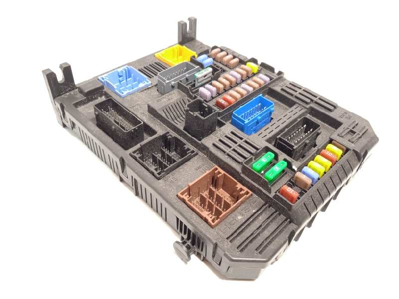 Recambio de caja reles / fusibles para opel grandland x referencia OEM IAM 9832880280  