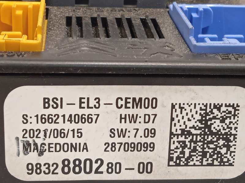 Recambio de caja reles / fusibles para opel grandland x referencia OEM IAM 9832880280  