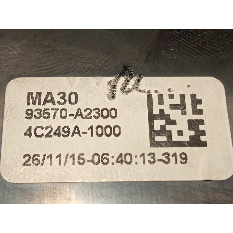 Recambio de mando elevalunas delantero izquierdo para kia cee´d 1.4 crdi cat referencia OEM IAM 93570A2300  