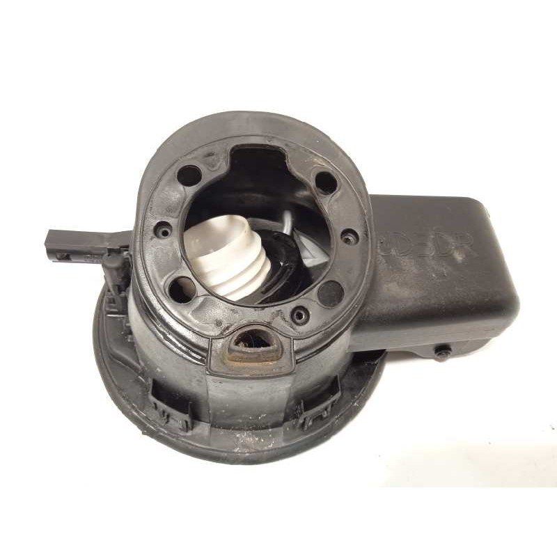 Recambio de tapa exterior combustible para kia cee´d 1.4 crdi cat referencia OEM IAM 81595A2000  