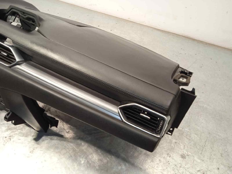 Recambio de salpicadero para mazda cx-5 2.0 cat referencia OEM IAM KB7W60381  KB7W60330D02