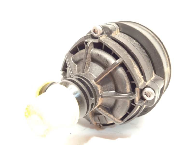 Recambio de bomba agua para bmw serie x5 (g05) xdrive 2.0i referencia OEM IAM 8651287  11518651287
