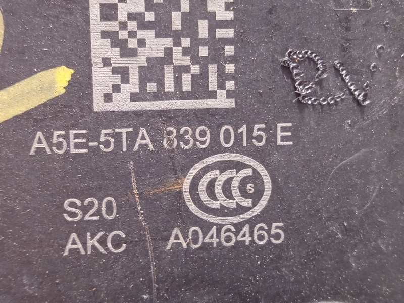 Recambio de cerradura puerta trasera izquierda para volkswagen polo 1.0 referencia OEM IAM 5TA839015E  