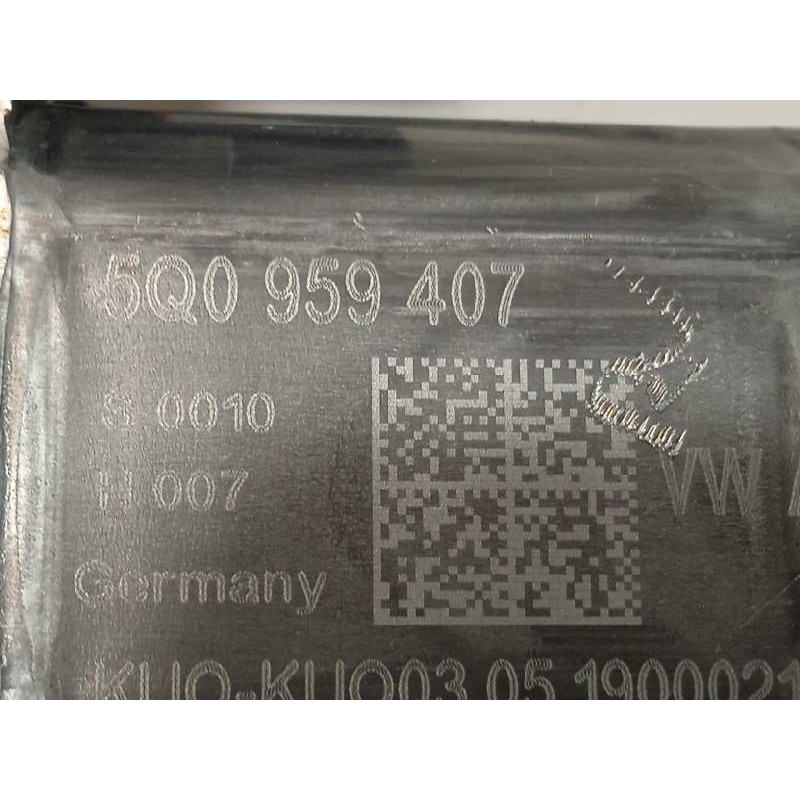 Recambio de elevalunas trasero izquierdo para volkswagen polo 1.0 referencia OEM IAM 2G6839461C  5Q0959407