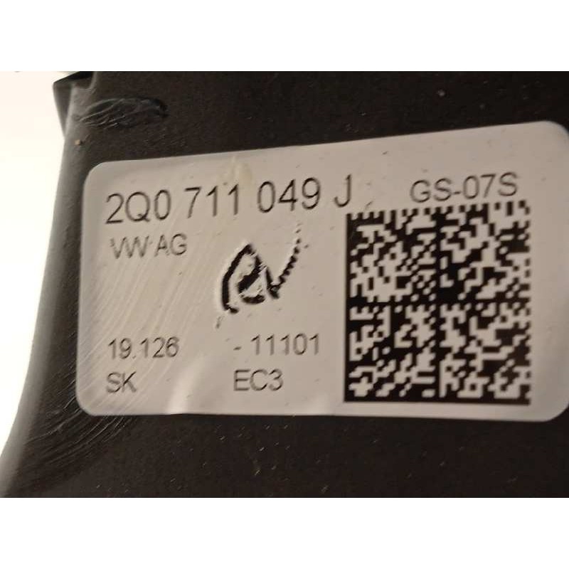 Recambio de palanca cambio para volkswagen polo 1.0 referencia OEM IAM 2Q0711049J  