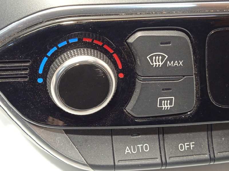Recambio de mando climatizador para hyundai i30 (pd) select referencia OEM IAM 97250G4251  97250G4251VCA