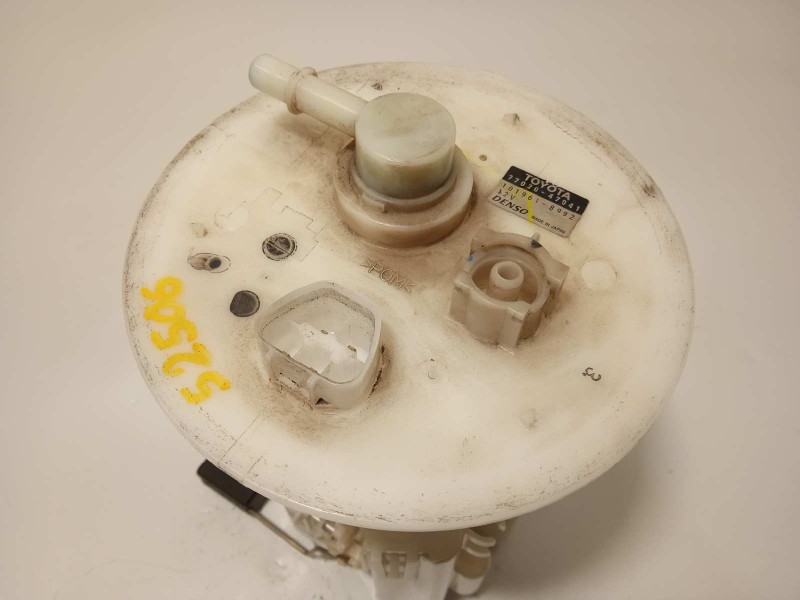 Recambio de bomba combustible para toyota prius (nhw20) 1.5 cat referencia OEM IAM 7702047041  1019618992