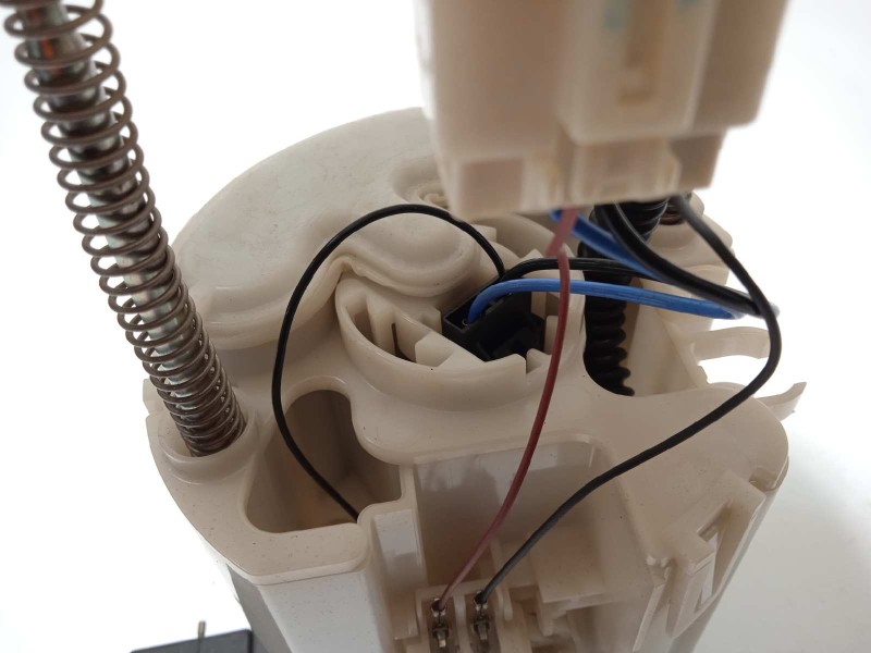 Recambio de bomba combustible para toyota prius (nhw20) 1.5 cat referencia OEM IAM 7702047041  1019618992