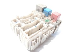 Recambio de caja reles / fusibles para toyota prius (nhw20) 1.5 cat referencia OEM IAM 8273047290  808250254 2