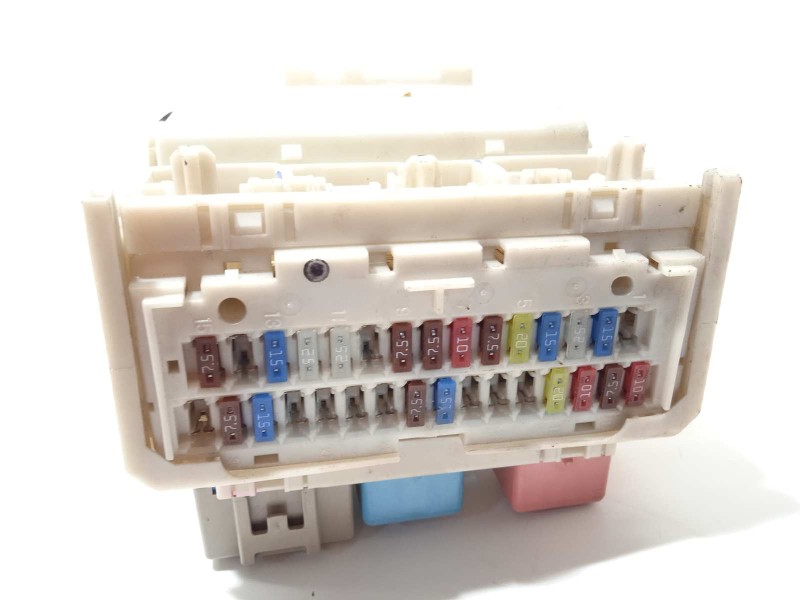 Recambio de caja reles / fusibles para toyota prius (nhw20) 1.5 cat referencia OEM IAM 8273047290  808250254