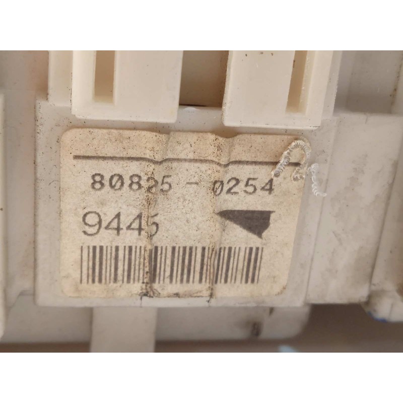 Recambio de caja reles / fusibles para toyota prius (nhw20) 1.5 cat referencia OEM IAM 8273047290  808250254