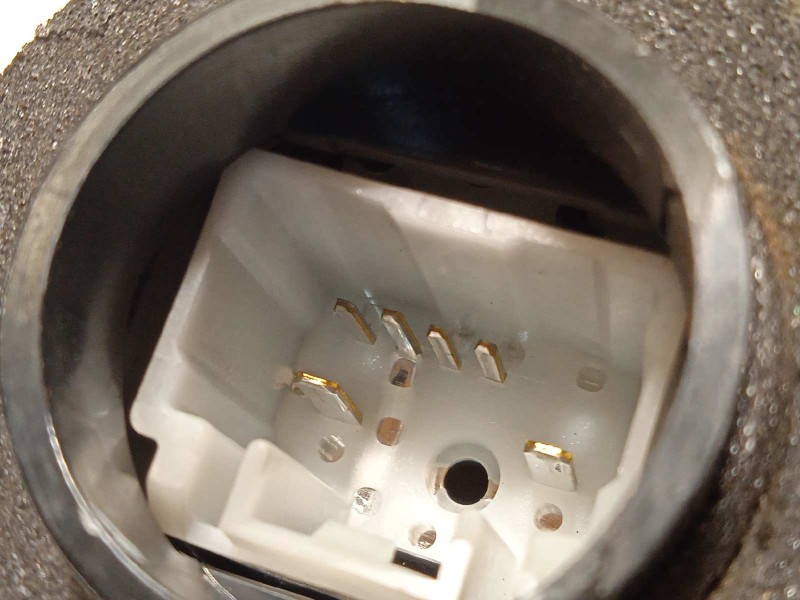 Recambio de cerradura puerta delantera derecha para toyota prius (nhw20) 1.5 cat referencia OEM IAM 6903047081  