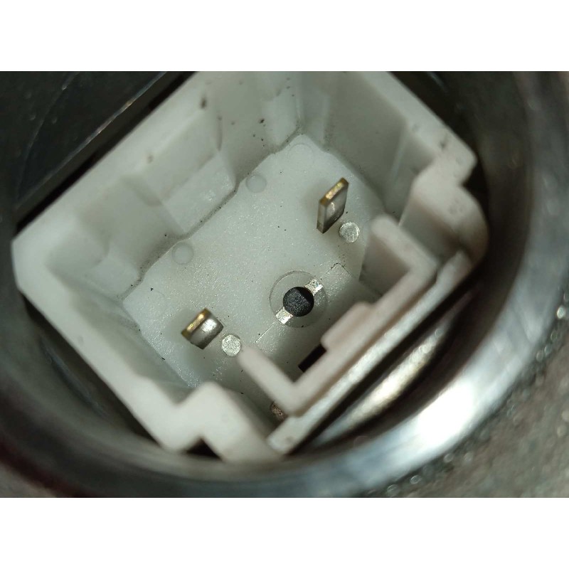 Recambio de cerradura puerta trasera izquierda para toyota prius (nhw20) 1.5 cat referencia OEM IAM 6906047041  