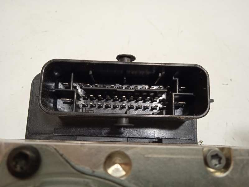 Recambio de abs para kia stonic (ybcuv) drive referencia OEM IAM 58920H8250 BE6003V107 MGH85ADBH6013V103