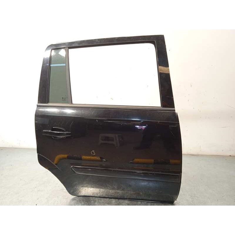 Recambio de puerta trasera derecha para opel zafira b 1.7 16v cdti referencia OEM IAM 13203016  