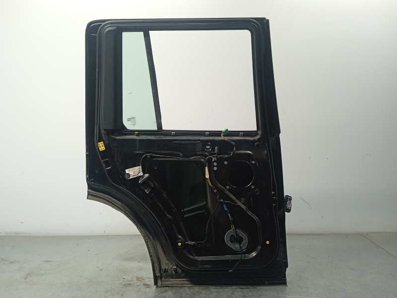 Recambio de puerta trasera izquierda para land rover discovery 2.7 td v6 cat referencia OEM IAM BFA780110  