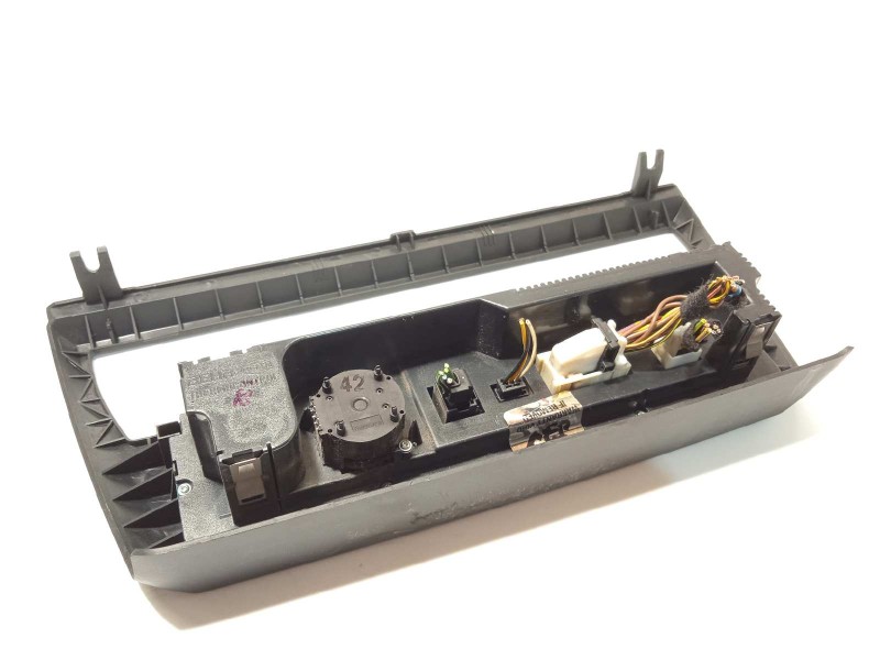 Recambio de mando climatizador para bmw x3 (e83) 2.0d referencia OEM IAM 64113426630  