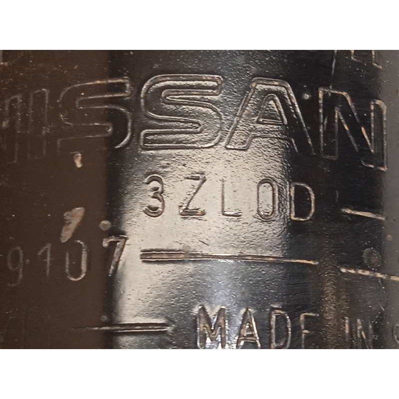 Recambio de amortiguador delantero derecho para nissan pulsar (c13) acenta referencia OEM IAM 543023ZL0D  E43033ZL0D