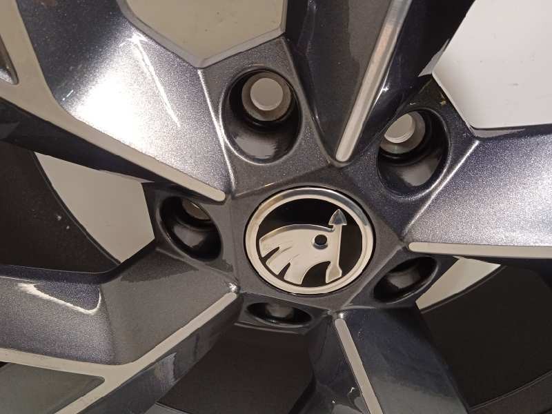 Recambio de llanta para skoda kodiaq 2.0 tdi referencia OEM IAM 565601025M  565601025MHA7
