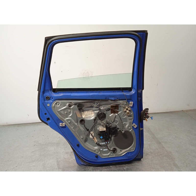 Recambio de puerta trasera izquierda para volkswagen polo (9n1) trendline referencia OEM IAM 6Q6833055H  