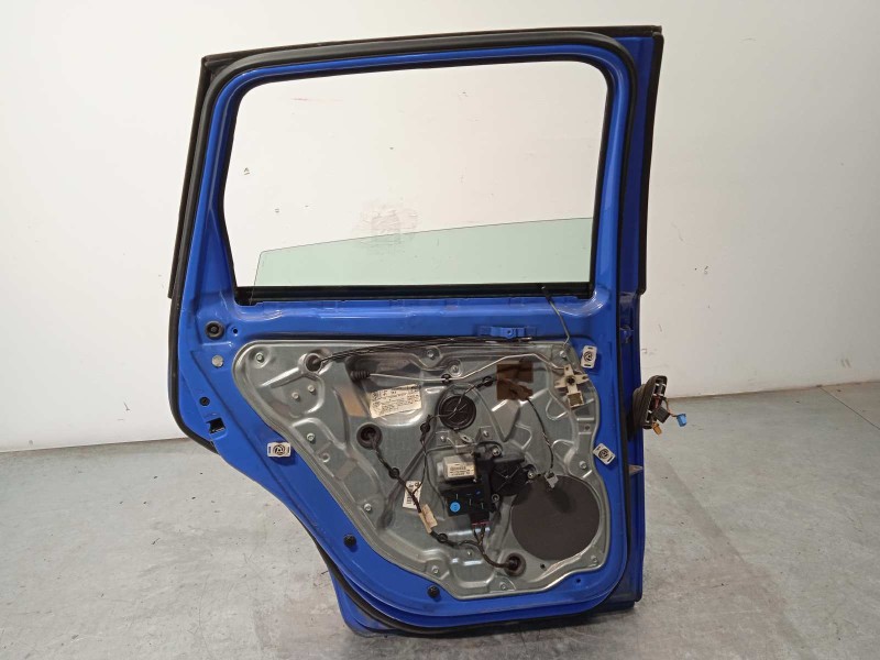 Recambio de puerta trasera izquierda para volkswagen polo (9n1) trendline referencia OEM IAM 6Q6833055H  