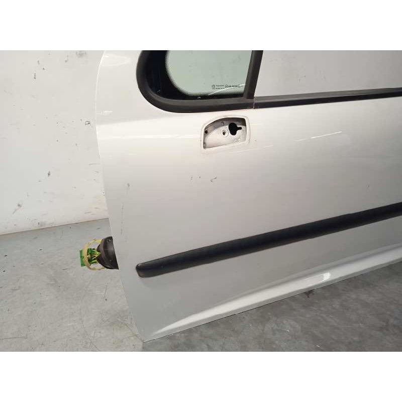 Recambio de puerta delantera izquierda para peugeot 207 sport referencia OEM IAM 9002AN  