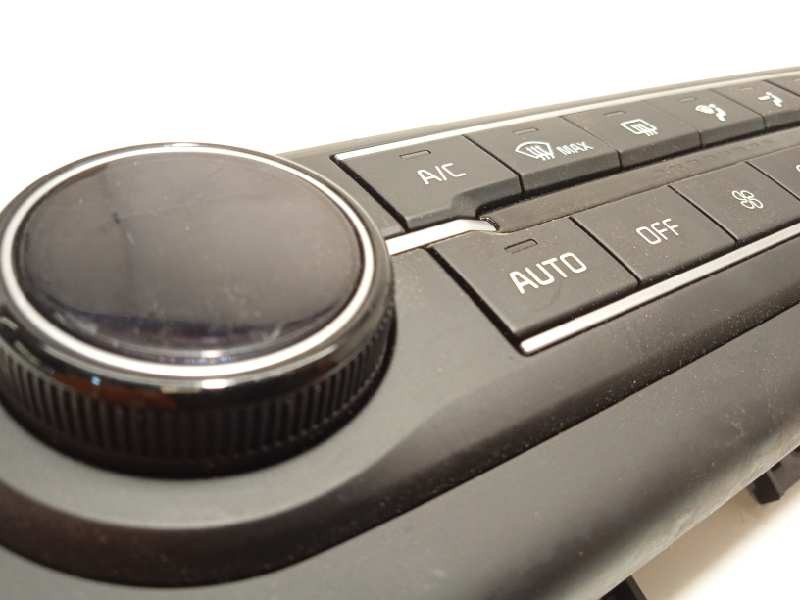 Recambio de mando climatizador para kia ceed 1.4 tgdi cat referencia OEM IAM 97250J7202  