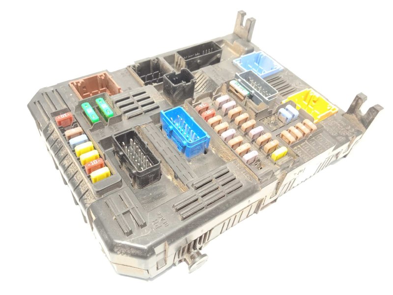 Recambio de caja reles / fusibles para opel crossland x 1.2 referencia OEM IAM 9819851280  1618840880