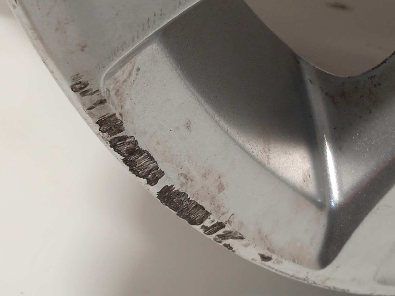 Recambio de llanta para lexus is200 (gxe10) 2.0 cat referencia OEM IAM 4261153110  