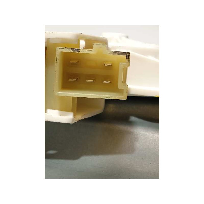 Recambio de elevalunas delantero izquierdo para mercedes-benz clase m (w164) 420 / 450 cdi (164.128) referencia OEM IAM A2518200