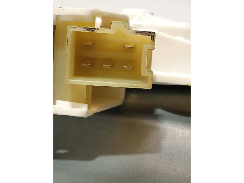 Recambio de elevalunas delantero izquierdo para mercedes-benz clase m (w164) 420 / 450 cdi (164.128) referencia OEM IAM A2518200