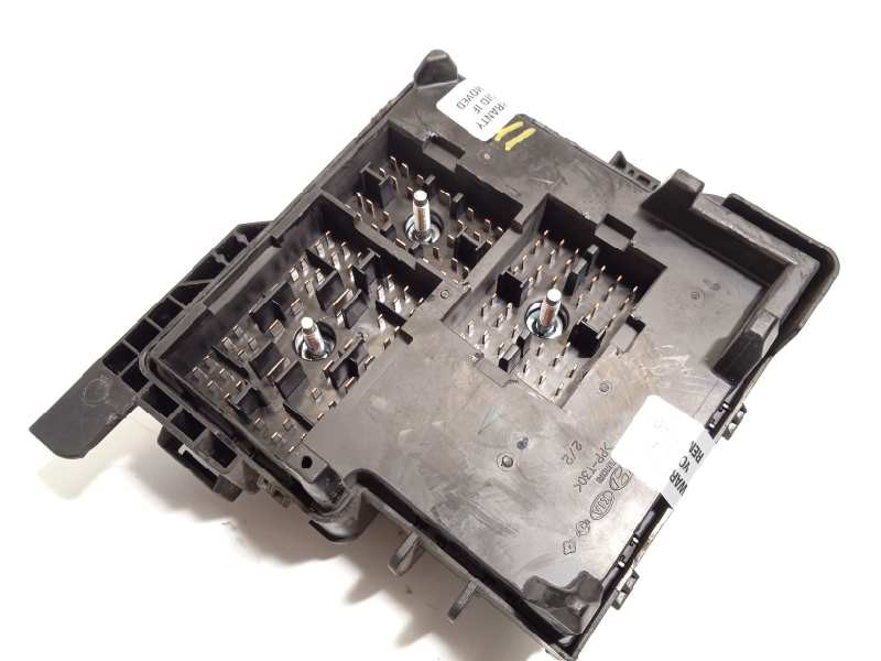 Recambio de caja reles / fusibles para hyundai i30 classic referencia OEM IAM 919501H030  
