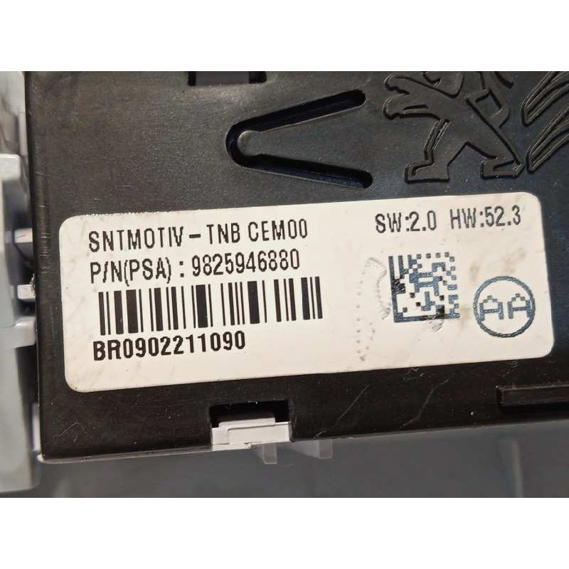 Recambio de luz interior para peugeot 3008 allure referencia OEM IAM 9825946880  