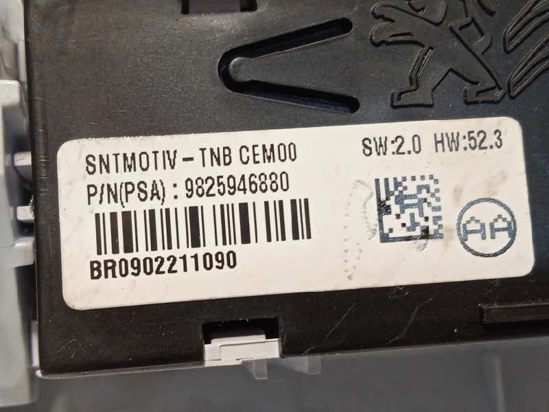 Recambio de luz interior para peugeot 3008 allure referencia OEM IAM 9825946880  