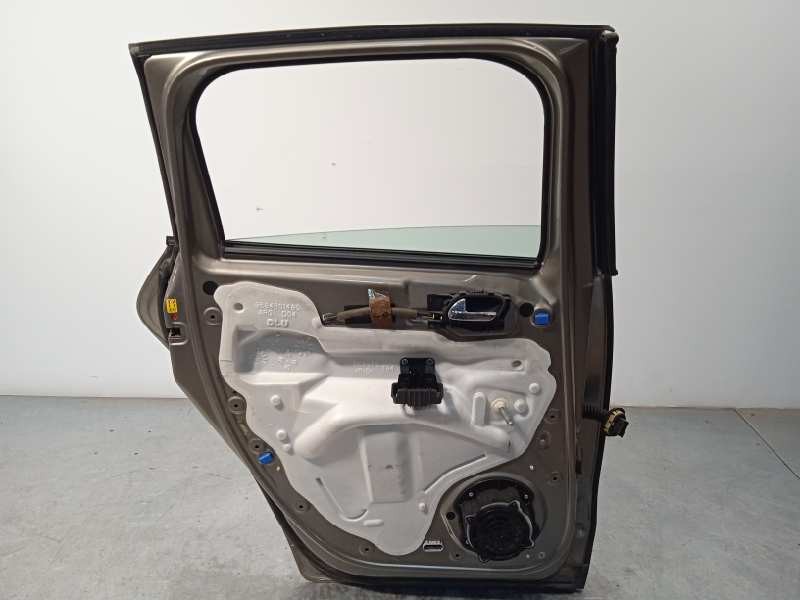Recambio de puerta trasera izquierda para peugeot 3008 confort referencia OEM IAM 9006Q1  