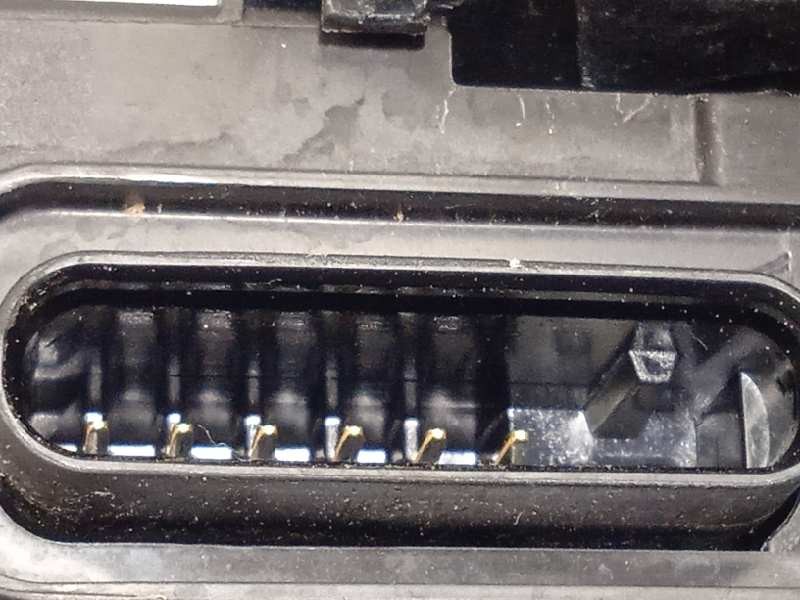 Recambio de cerradura puerta delantera derecha para land rover discovery sport hse referencia OEM IAM FK72203A28EE  