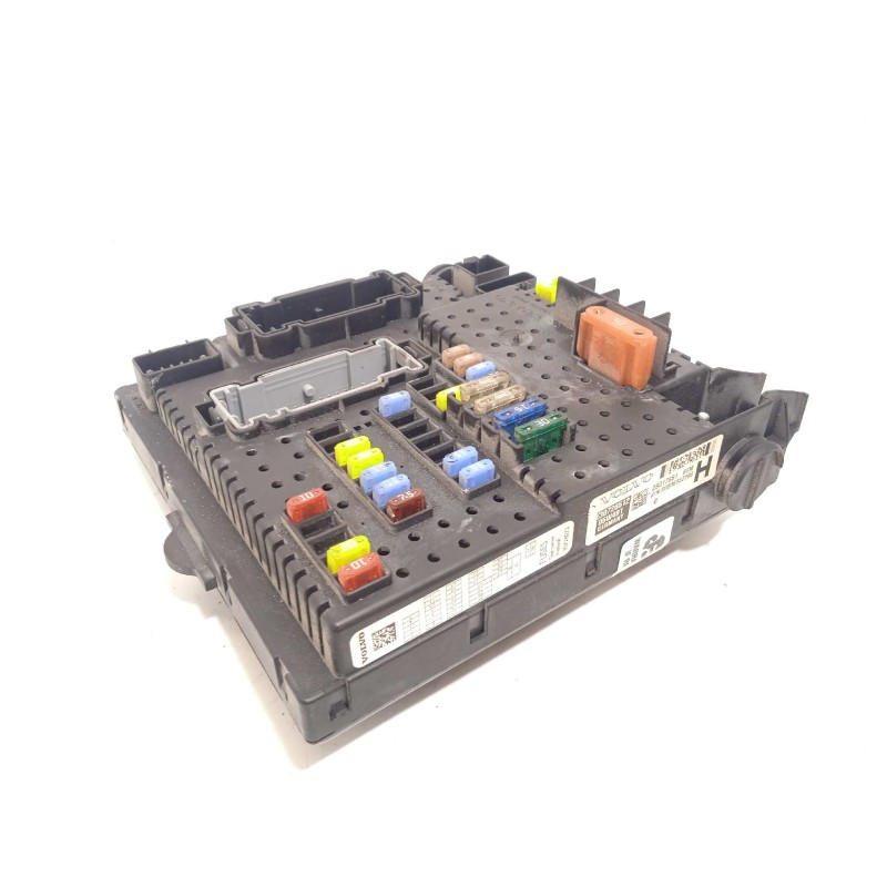 Recambio de caja reles / fusibles para volvo xc90 2.4 diesel cat referencia OEM IAM 30728512  