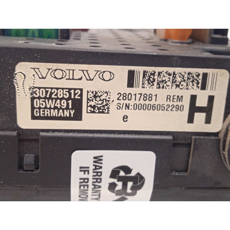Recambio de caja reles / fusibles para volvo xc90 2.4 diesel cat referencia OEM IAM 30728512  