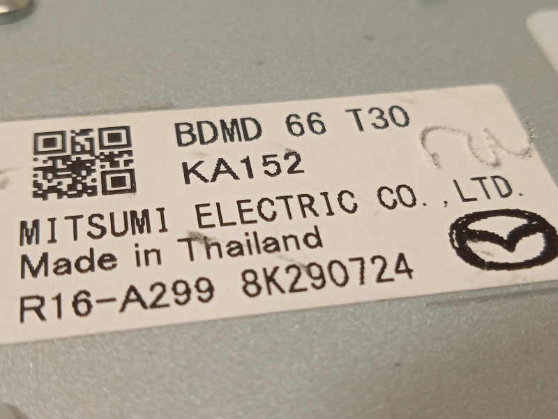 Recambio de antena para mazda 3 berlina (bp) referencia OEM IAM BDMD66T30  