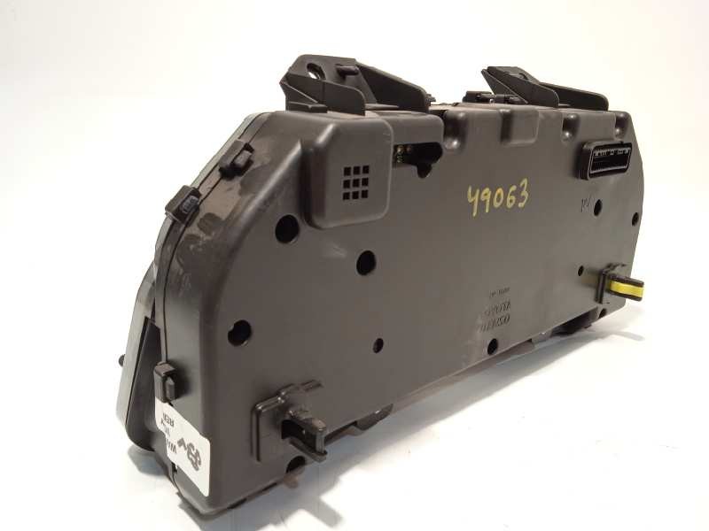 Recambio de cuadro instrumentos para toyota avensis (t27) active referencia OEM IAM 8380005K20  MB2574406797