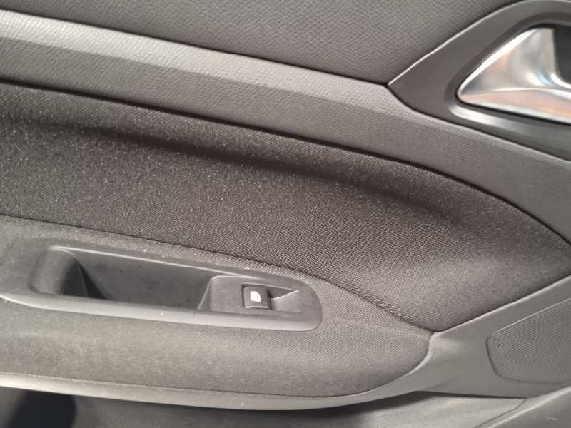 Recambio de puerta trasera izquierda para peugeot 308 allure referencia OEM IAM 9802165680  
