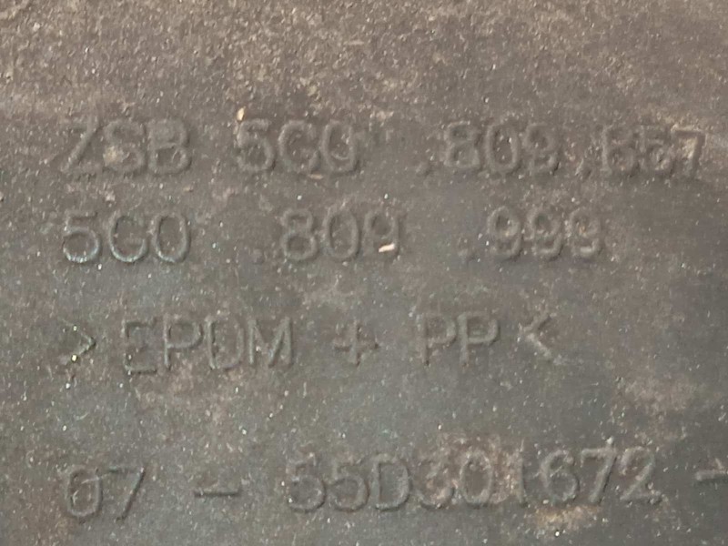 Recambio de tapa exterior combustible para volkswagen golf vii lim. advance bluemotion tech. referencia OEM IAM 5G0809857  