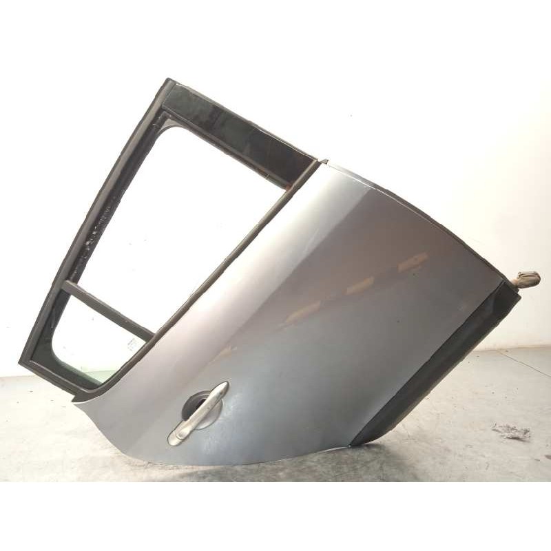 Recambio de puerta trasera derecha para renault megane iii berlina 5 p referencia OEM IAM 821008419R  821006014R