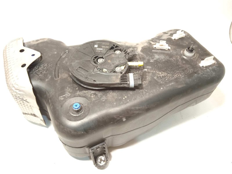 Recambio de deposito aditivo fap adblue para hyundai tucson referencia OEM IAM 31550D7900  31500D7900