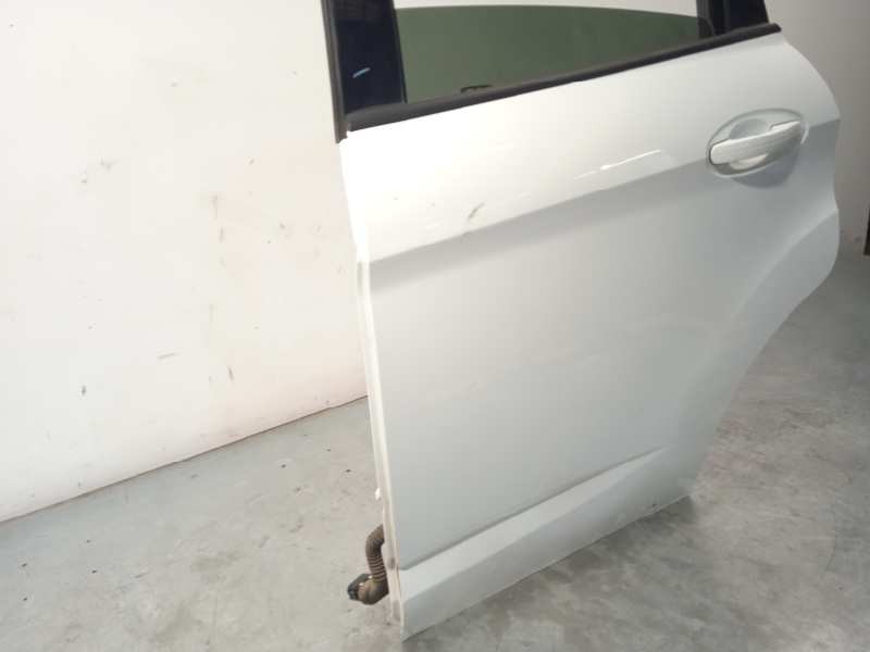 Recambio de puerta trasera izquierda para ford c-max 1.6 tdci cat referencia OEM IAM 2380070  