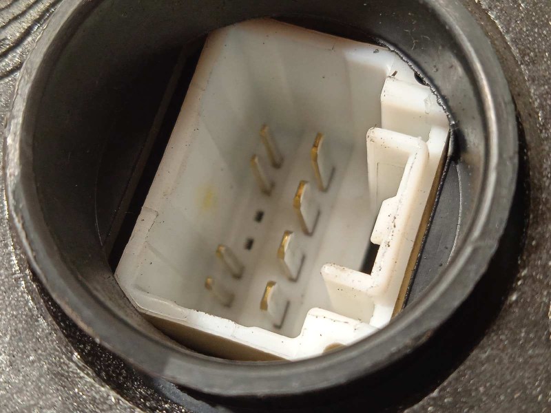 Recambio de cerradura puerta trasera izquierda para lexus nx 300h 4wd referencia OEM IAM 6906012410  